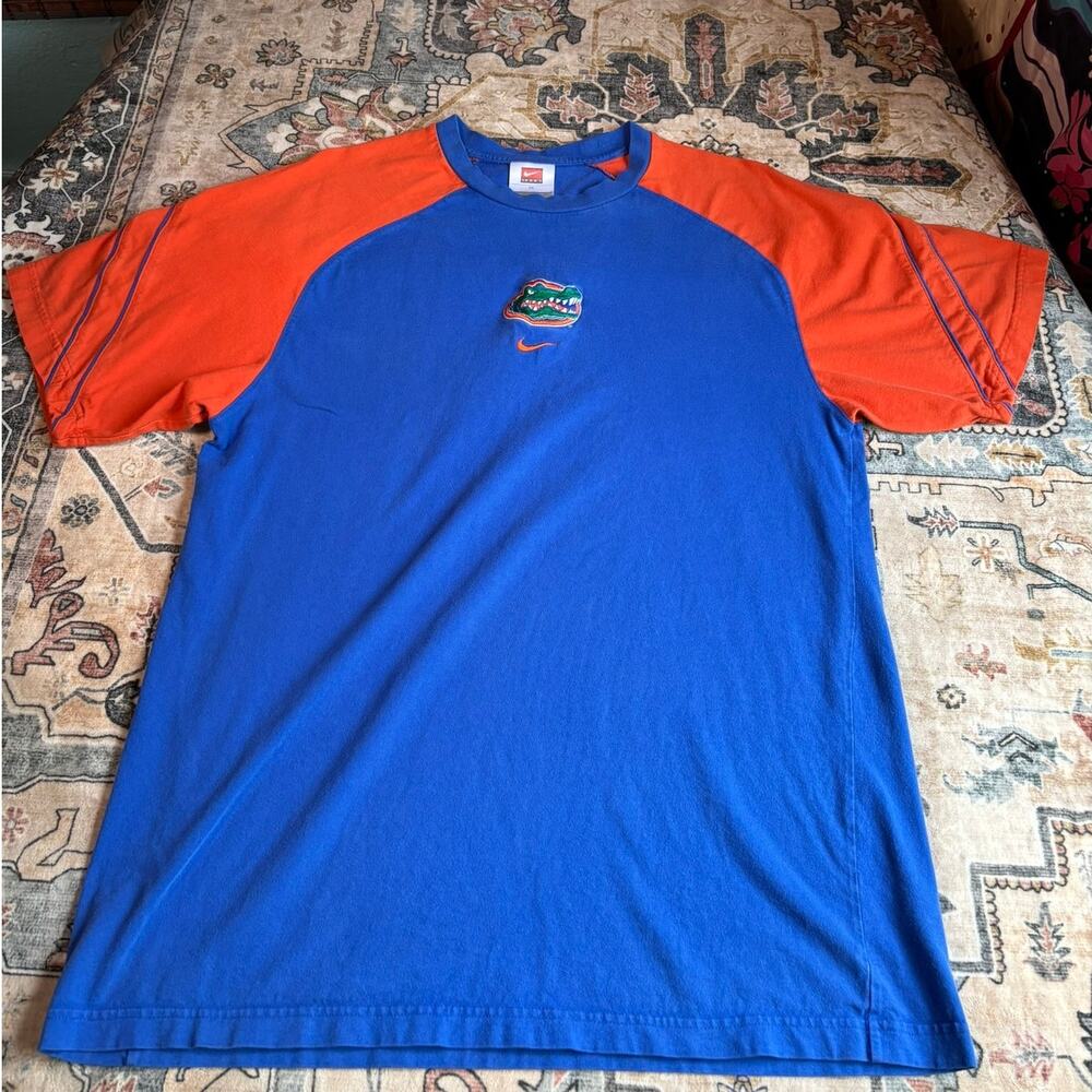 Vintage 90s Y2K UF Gators Nike Center Swoosh Embroidered T-shirt Size Medium